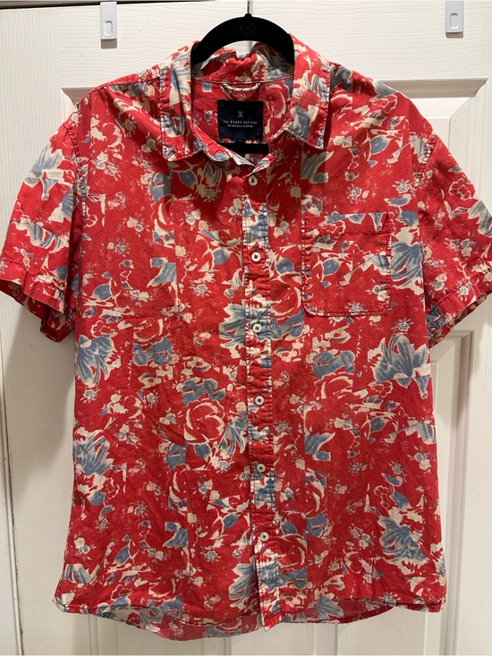 The Roarke Revival Other - Roarke Revival Red Floral Short-Sleeve Button-Down Shirt
